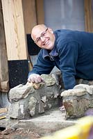 Building a stone pizza oven