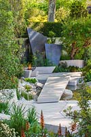 The Telegraph Garden. Designer: Andy Sturgeon FSGD. Sponsor: The Telegraph, RHS Chelsea Flower Show, 2016. 