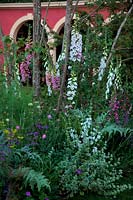 RHS Chelsea Flower Show 2014 - The BrandAlley Renaissance Garden - BrandAlley UK. Designer - Paul Hervey-Brookes. Show Garden