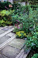 Mix of paving in a patio at Nigel Dunnet's Garden Sheffield