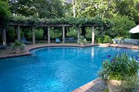 Swimming pool with pillar gazebo