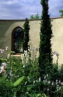 Chelsea FS 1998 Design Fiona Lawrenson boxwood Buxus sempervirens Greenpeace in circular chapel garden