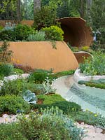 The Dubai Majlis Garden. Designed by Thomas Hoblyn. Sponsored by Dubai. RHS Chelsea Flower Show, 2019.
