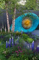 The David Harber and Savills garden, Sponsor: David Harber and Savills. RHS Chelsea Flower Show, 2018.