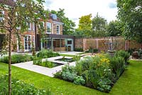 Contemporary garden in Highgate,  London. Garden designed by Peter Reader Landscapes.