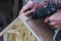 Fixing the roof of the ladybird hotel - Step by step How to make a ladybird hotel Story