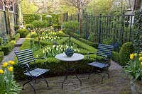 Formal, small garden with terrace 