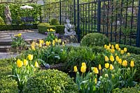 Formal, small garden with terrace 