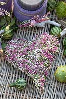 Heather wrapped moss heart, Calluna vulgaris Madonna, Calluna vulgaris Pink Madonna, Calluna vulgaris Gina 