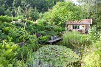 Pond and garden house 