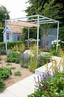 Small gravel garden with pergola, Achillea Terracotta, Perovskia Lacey Blue, Deschampsia cespitosa Goldtau, Verbascum Clementine, Leucanthemum superbum Snowcap 