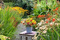 Bouquet from the garden, Rudbeckia, Dahlia, Helenium, Chasmanthium latifolium 