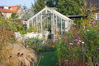 Seating in the autumn garden 