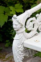 Detail antique cast iron bench 
