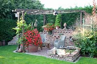 Seating area with water basin 