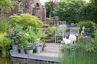 Seating by the pond 